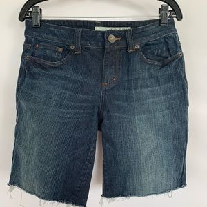 DKNY SOHO jean shorts. Size 6R